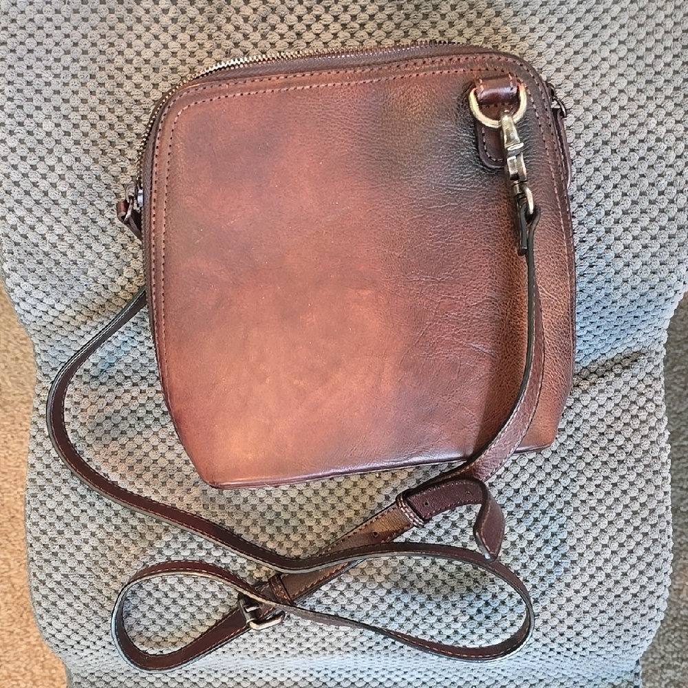 Elegant Brown Leather Shoulder Bag